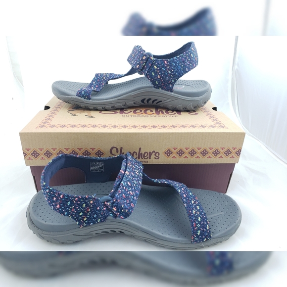 Sketchers  Navy Kicker Sandals 9 W/Box - Picture 2 of 11